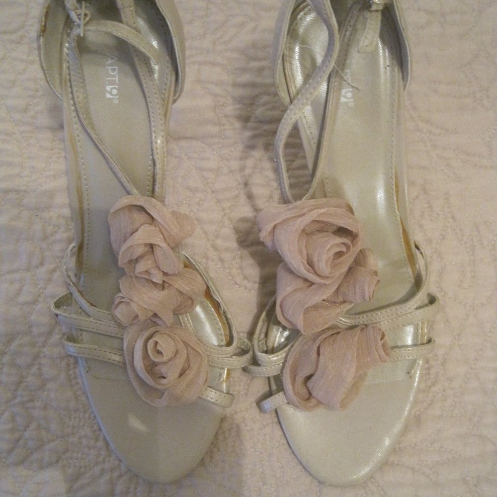 APT. 9 NUDE STRAPPY HEELS WITH ROSETTES 9